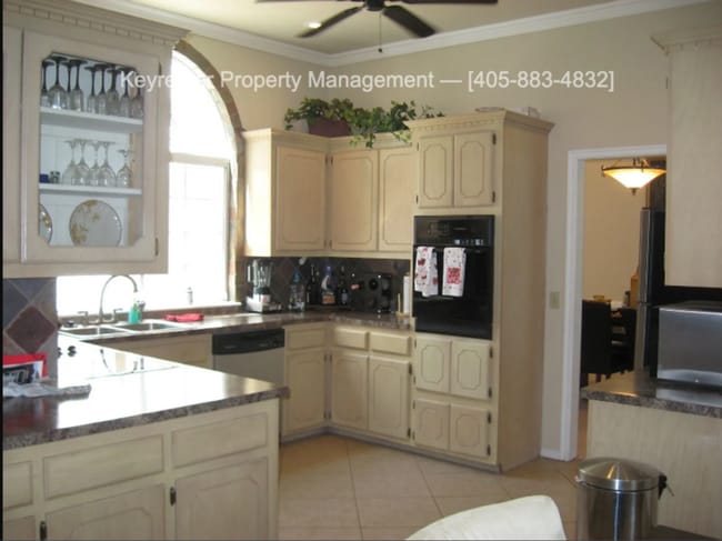 Photo - 12100 Blueway Ave