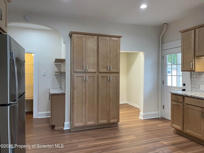 Photo - 1064 Lincoln St