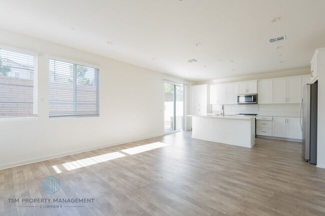 Photo - 16040 Olivas Ln