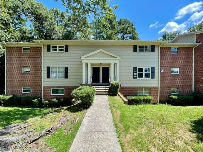 Building Photo - Riverhill Apartments - St Andrews area Unit Q5