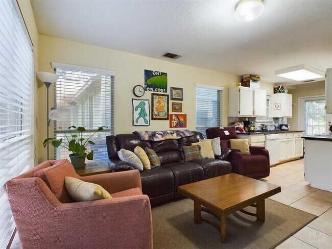 Building Photo - 4521 Avenue F Rental