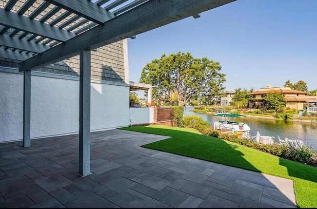 2412 Windward Cir