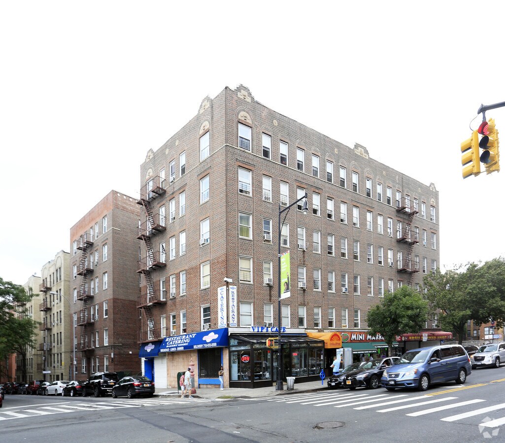 Photo - 3504 Rochambeau Ave