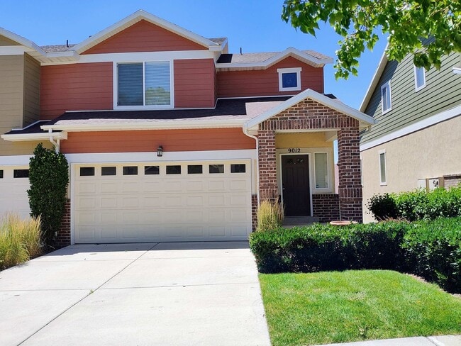 Building Photo - AMAZING CONDO 2 MASTER SUITES 2 CAR GARAGE