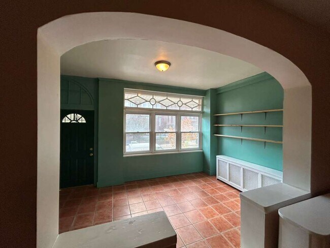 Photo - 4747 Sansom St