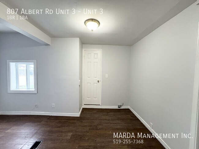 Photo - COZY 1 BED/1 BATH UNIT IN WALKERVILLE - ALL INCLUSIVE! Unité 3