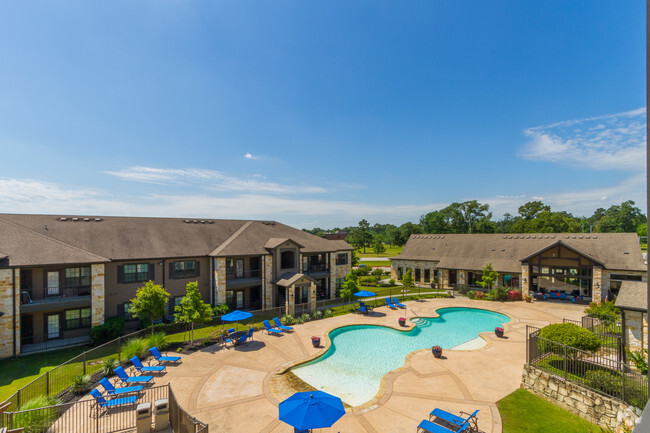 Pool - Town Creek Village Apartments