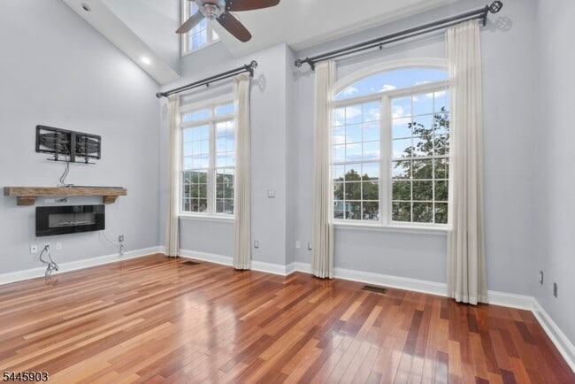 Photo - 169 Price Ct