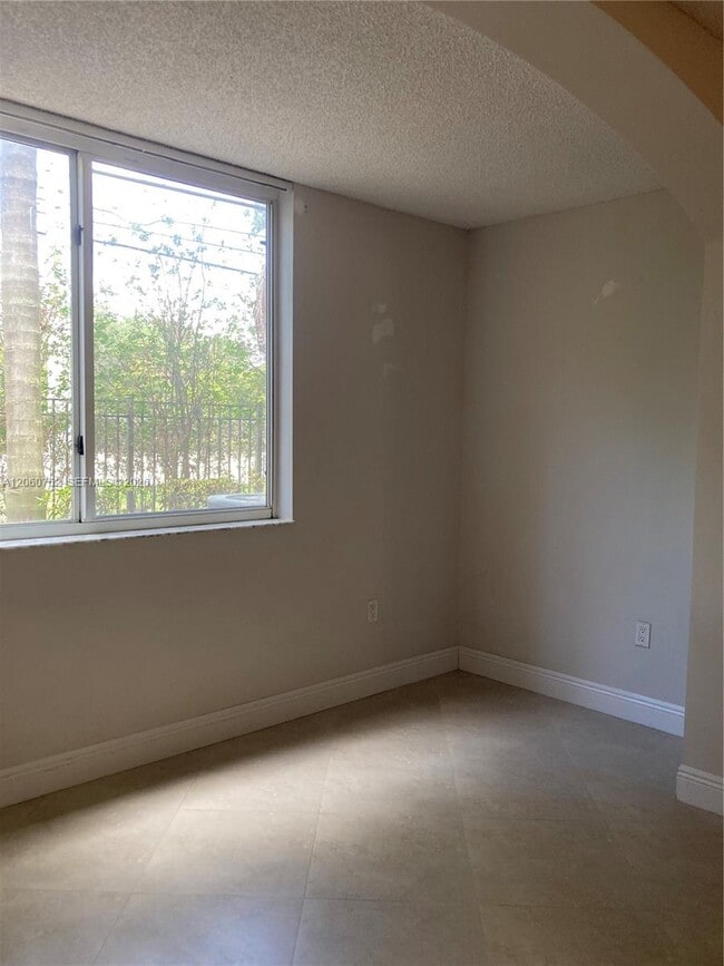 Photo - 800 Scotia Dr Unit 103