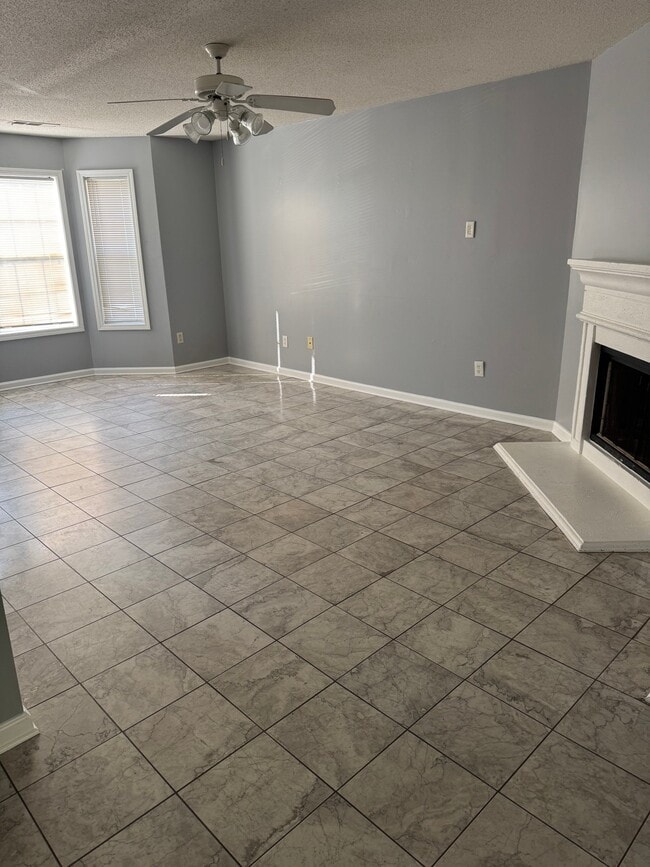Photo - 7087 Ravenwood Ln