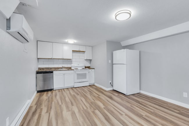 Building Photo - 1213 12th St Rental