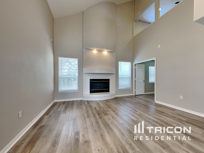 Photo - 528 Little Lake Ct