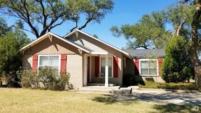 Building Photo - 3507 E 19th St Rental