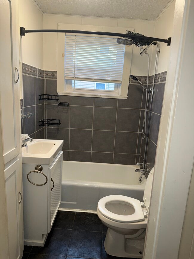 Photo - 39 Roland St Unit 2L