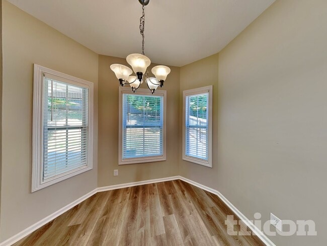 Photo - 476 Woodtrace Dr
