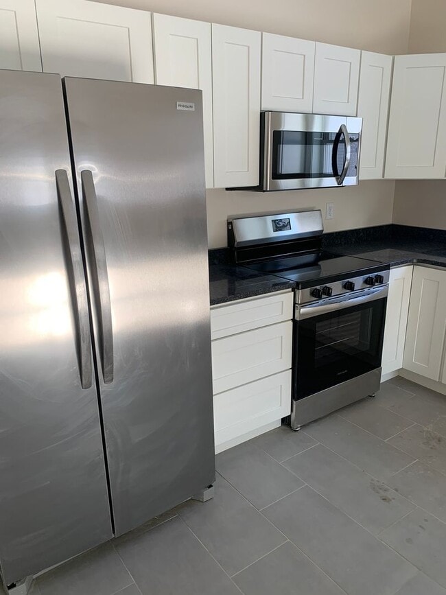 Photo - New Large 2-bedroom Guilford Lake Unidad Hanna Drive Dev. Ltd