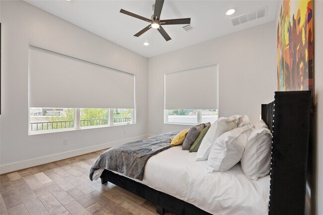 Photo - 5914 Val Verde St