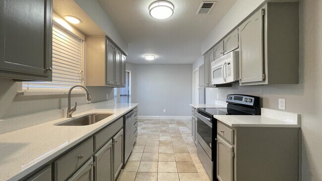 Photo - 2217 Roman Ct