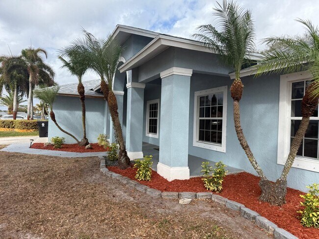 Photo - 549 SW Prater Ave