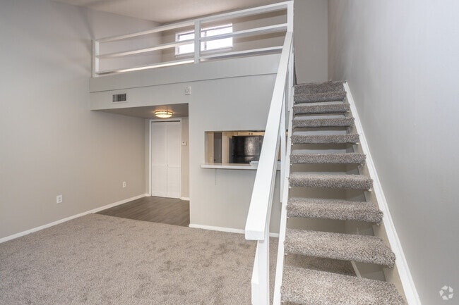 1BR, 1BA - 600SF