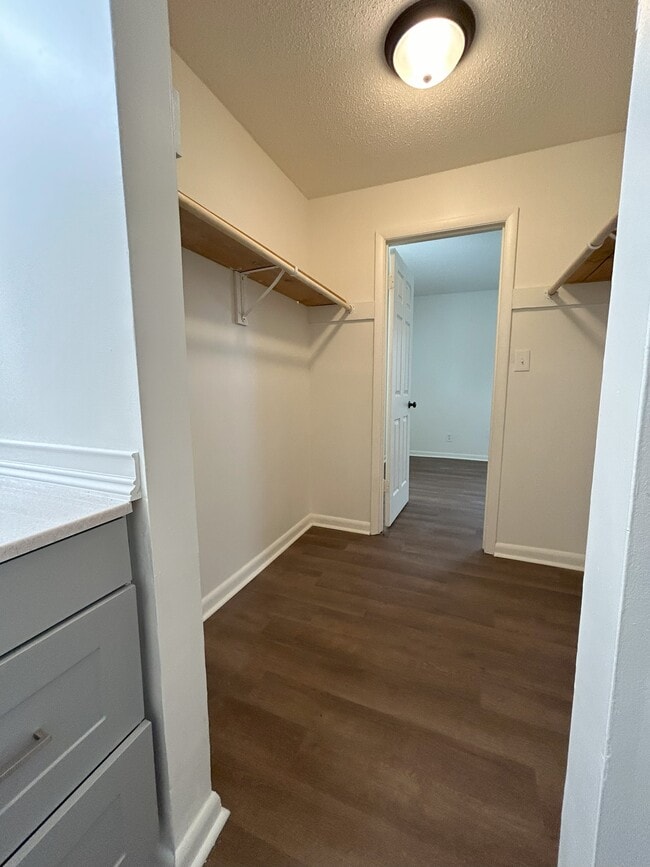 Photo - Hillview Terrace Apartments