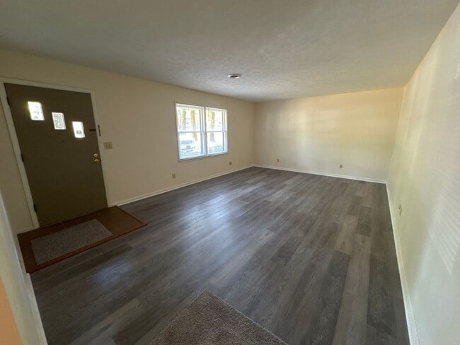 Photo - Lone Oak House