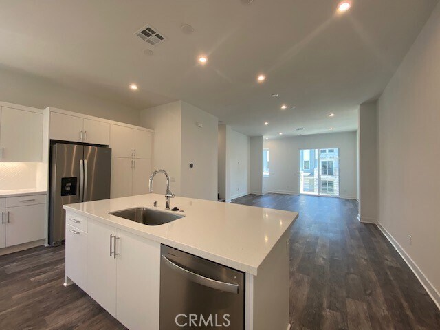 1411 W Cara Dr