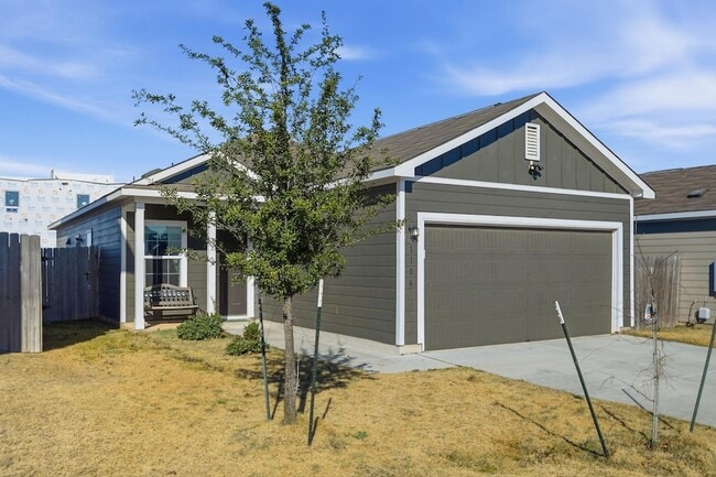 Photo - 1106 Cattail Ln