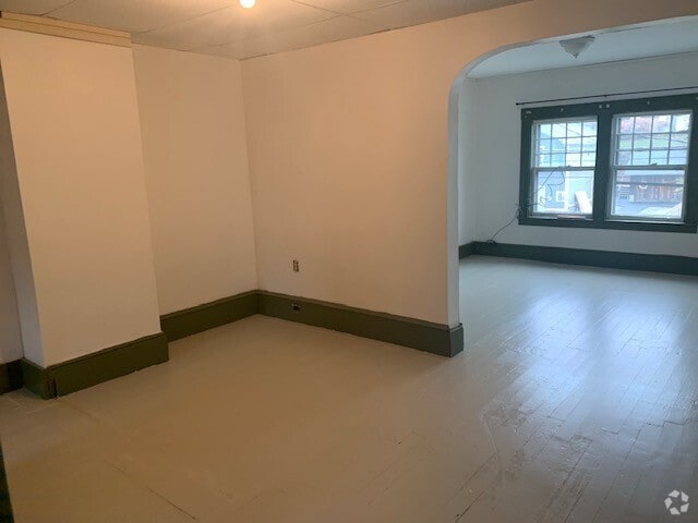 Building Photo - 9 Central St Rental