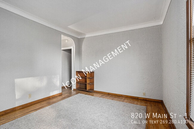 Photo - 820 W Main St Unit 1