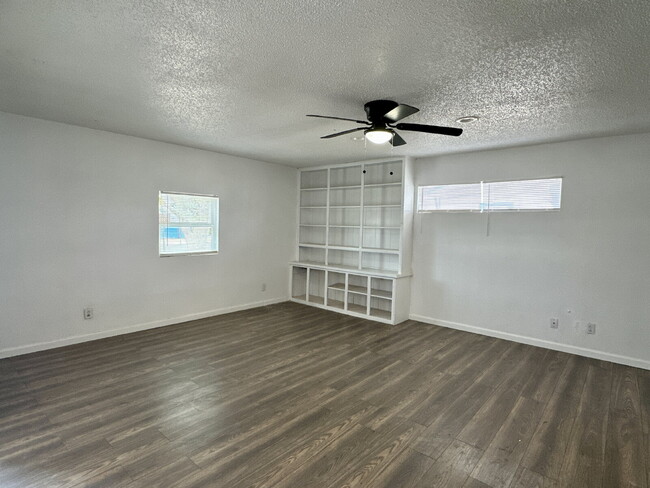 Photo - Spacious home in Slaton!