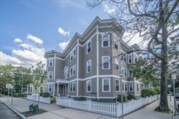 Building Photo - 1586 Cambridge St Unit 2 Rental