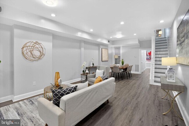 Photo - 1221 I St NE
