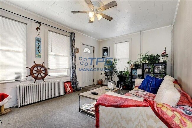 Photo - 243 Cedar St Unidad A