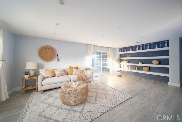 Photo - 22149 Victory Blvd