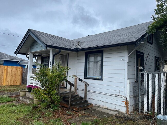 Building Photo - 5580 High Banks Rd