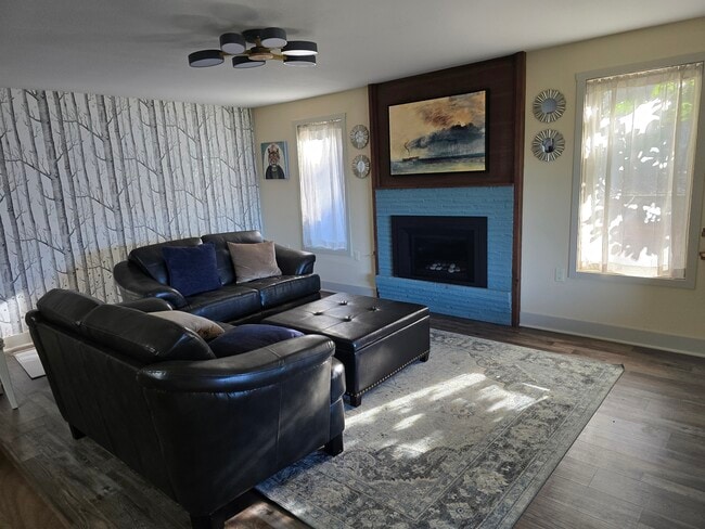 320 NE Wisteria Way Unit Zen Place