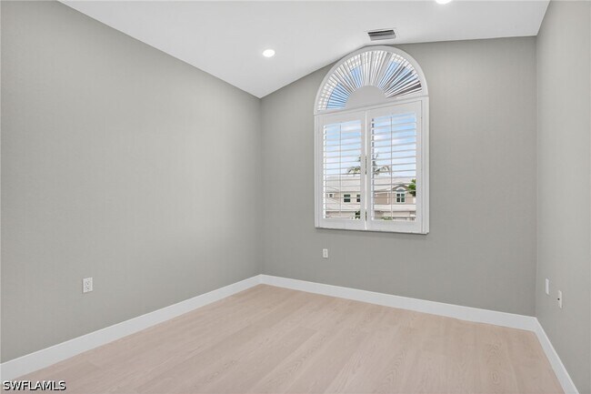 Building Photo - 4655 Hawks Nest Way Unit 202