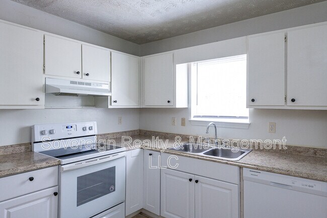 Photo - 8367 Warren Dr