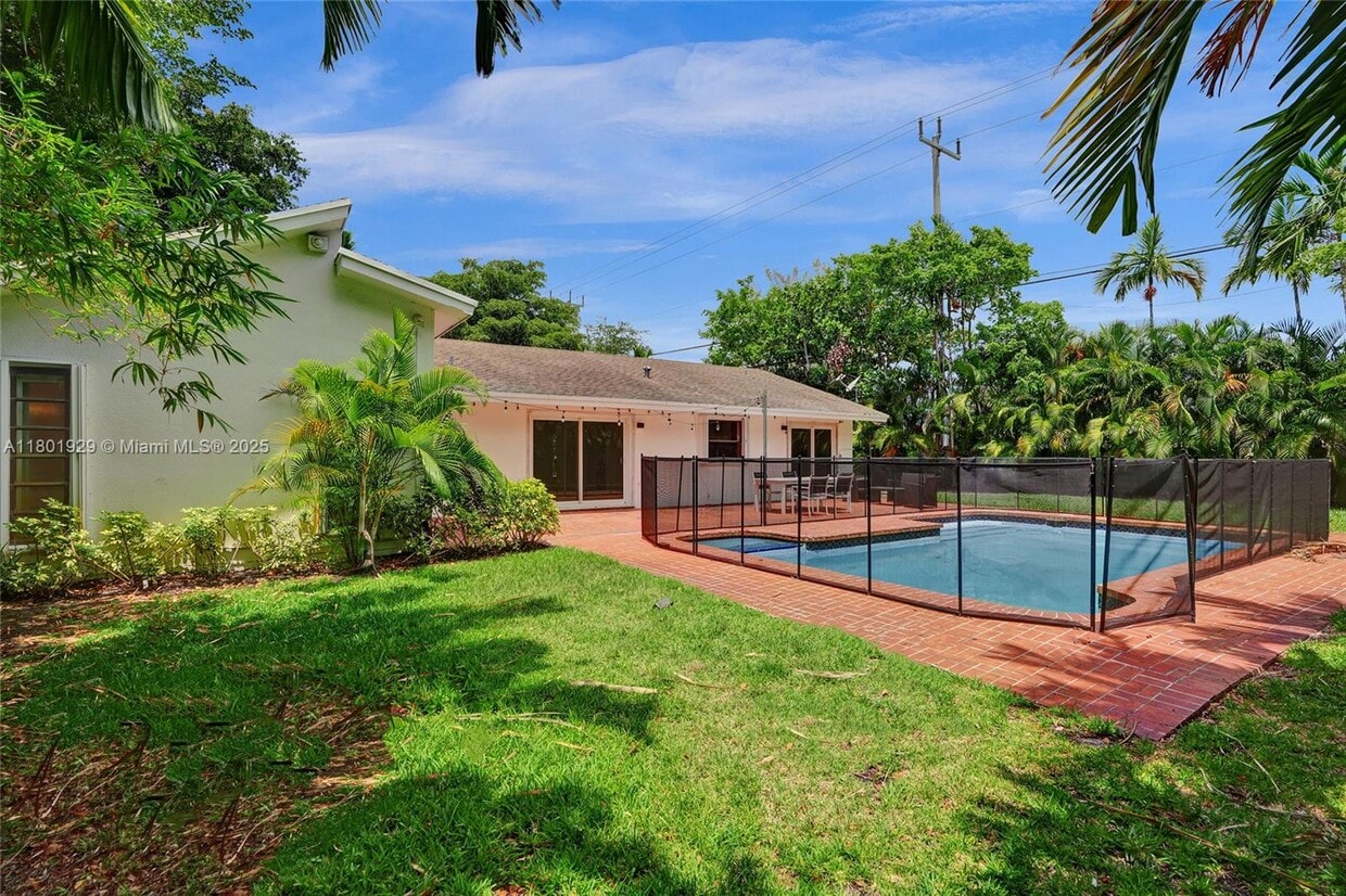 Photo - 20260 NE 25th Ave (Miami, FL)