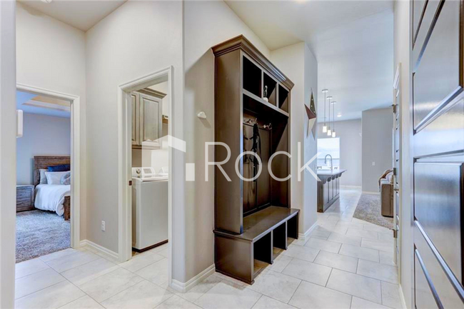 Photo - Gorgeous 3 Bedroom Home with Storm Shelter located in The Waters in Moore!! **All Appliances Incl...