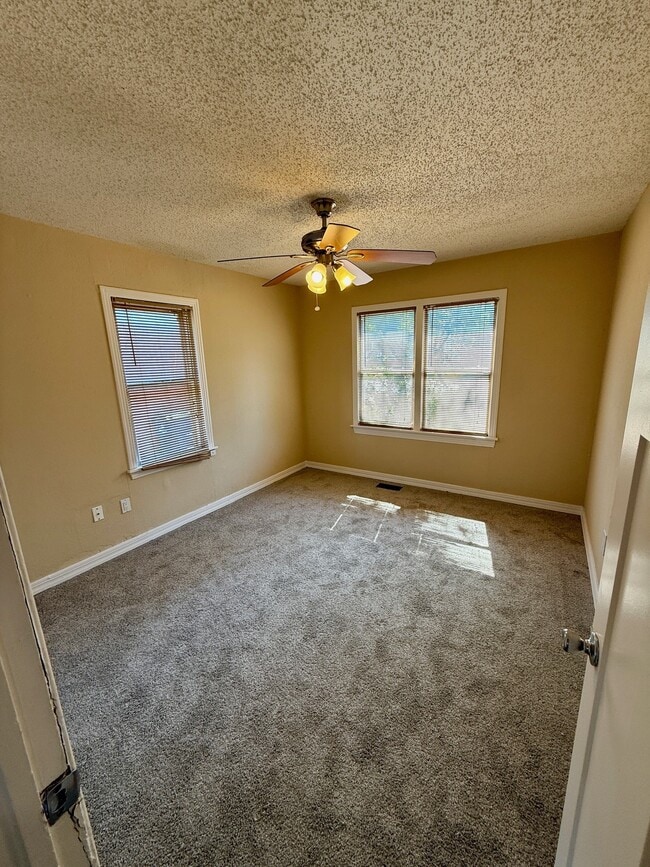 Photo - 2021 Westchester Dr