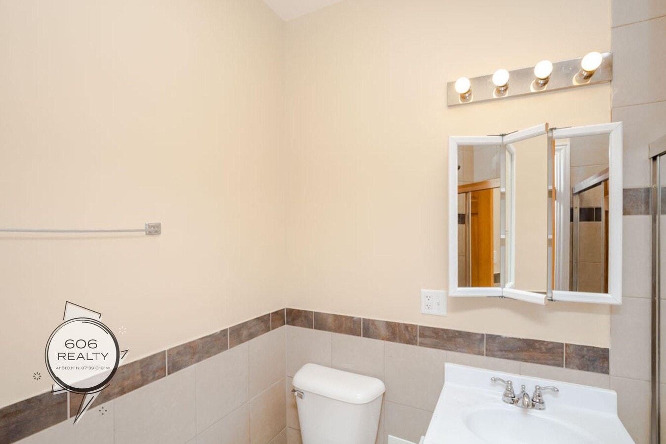 Photo - 5556 W Belmont Ave Unit 2