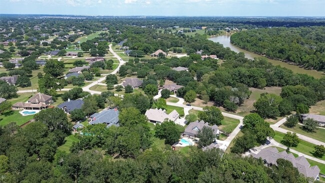 32515 Westminster Dr