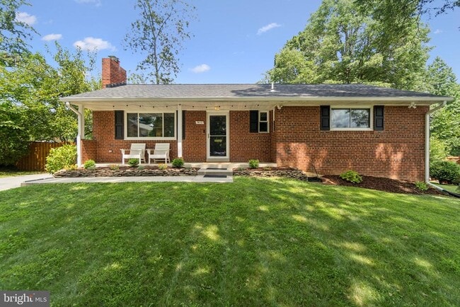 Building Photo - 7412 Farnum St Rental