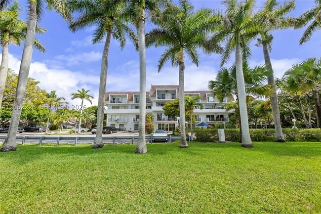 7900 CAMINO 303 Unit 303