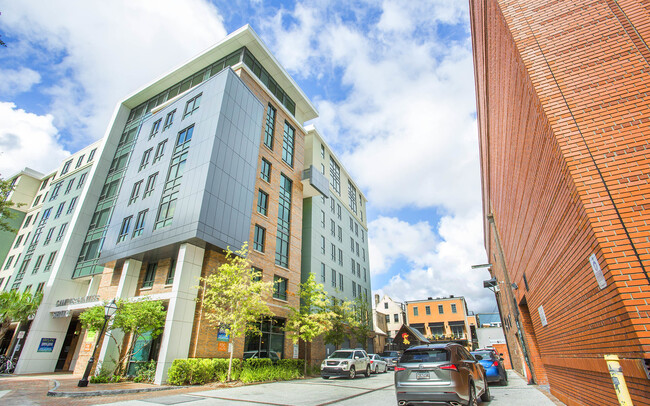 Photo - Yugo Charleston Campus Apartments