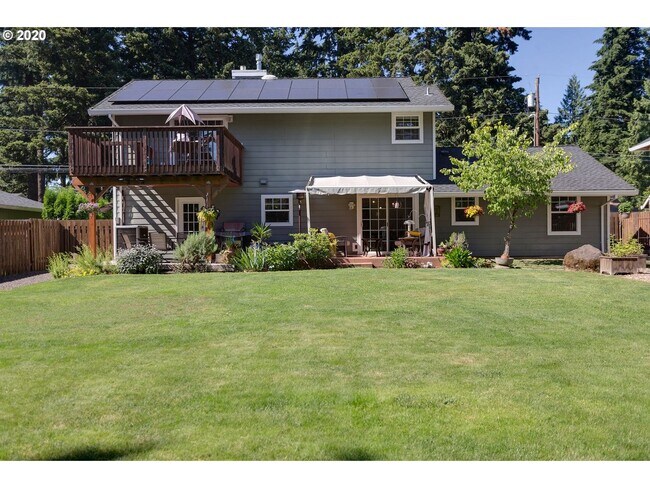 Photo - LAKE OSWEGO/LAKE GROVE LARGE UPDATE HOME O...