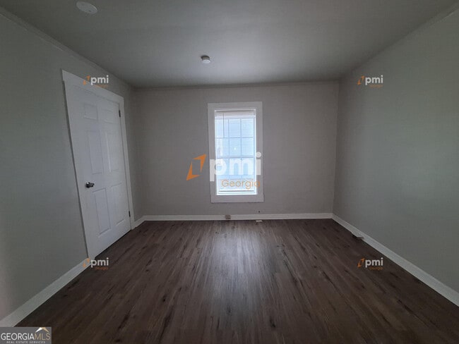 Photo - 122 Irwin St