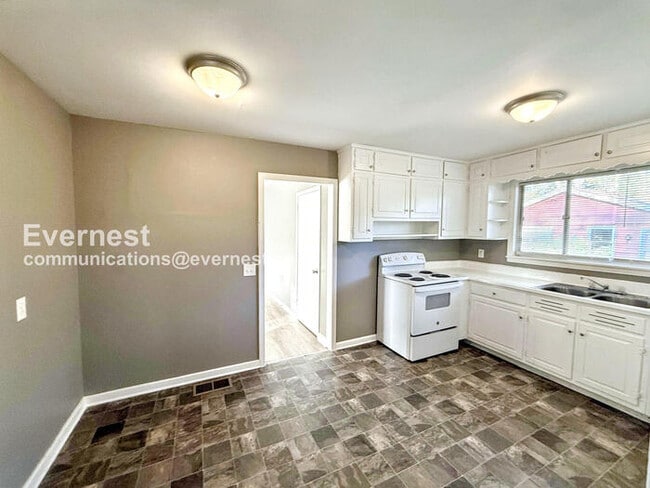 Photo - 937 Hickory Dr